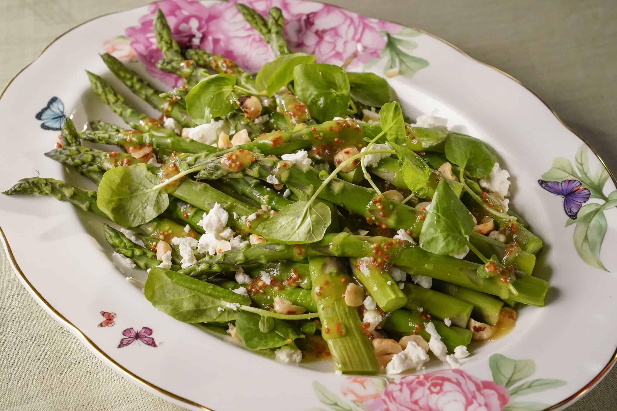 /blogs/recipes/asparagus-with-goat-cheese-and-hazelnuts