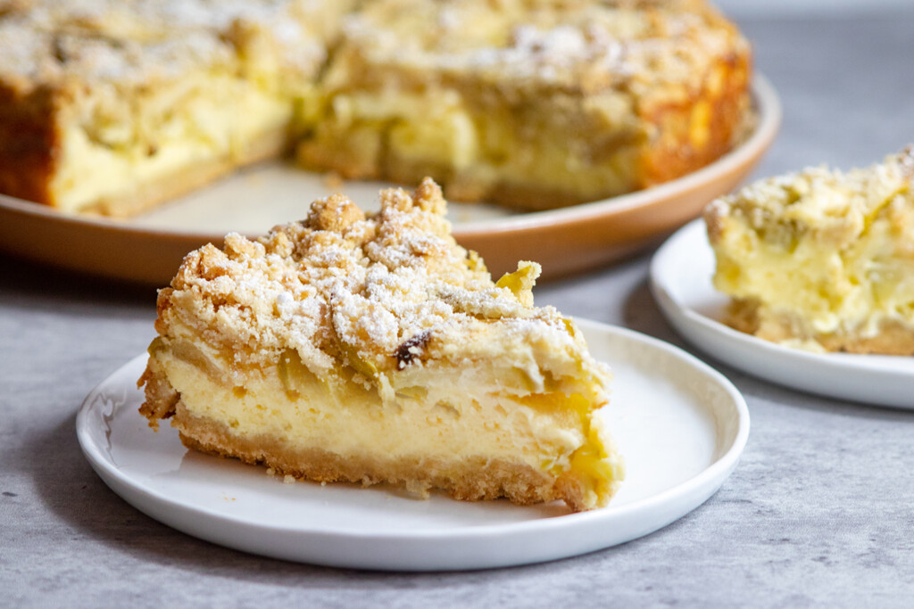 Mascarpone Apple Crumble Torta